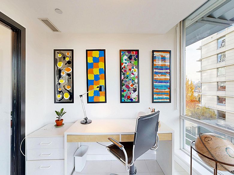 503 638 Beach Crescent