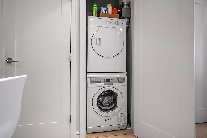 1506 1221 Bidwell Street