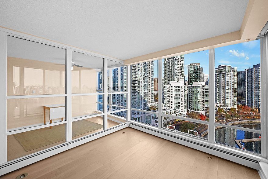 1601 1228 Marinaside Crescent