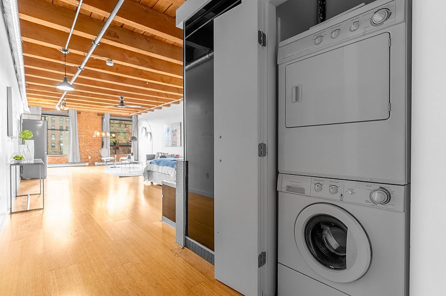 315 55 E Cordova Street