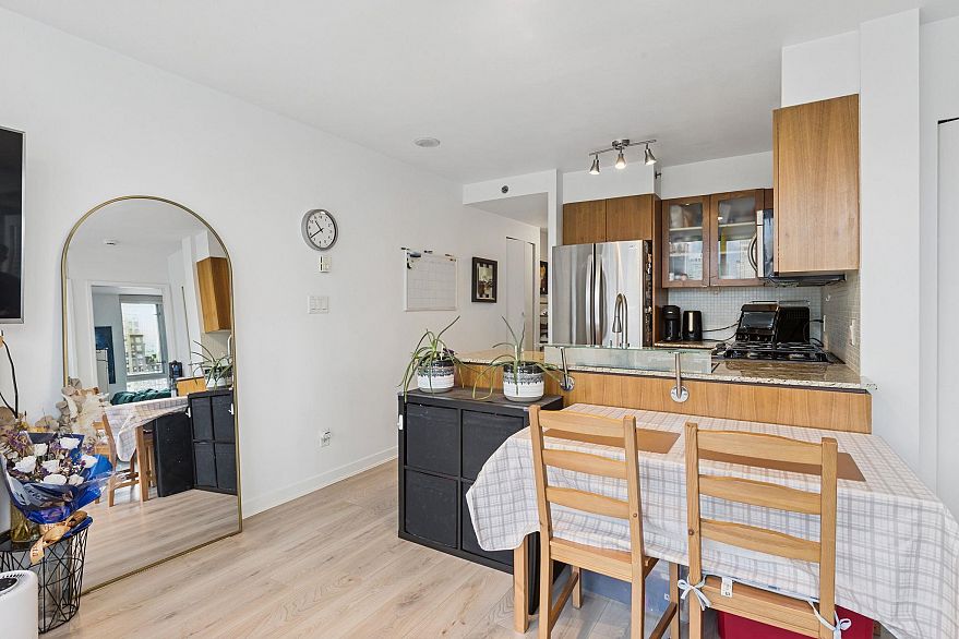 1101 822 Seymour Street