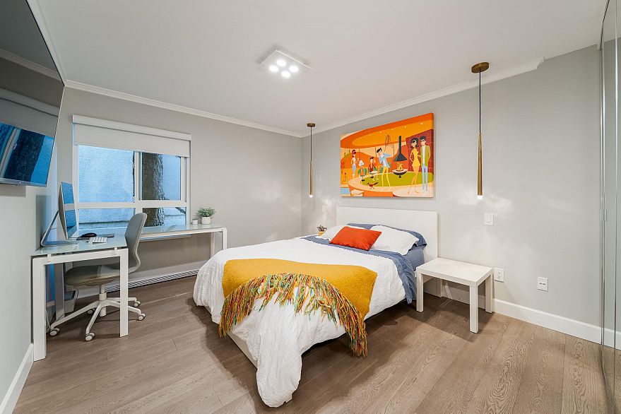 301 1234 Pendrell Street