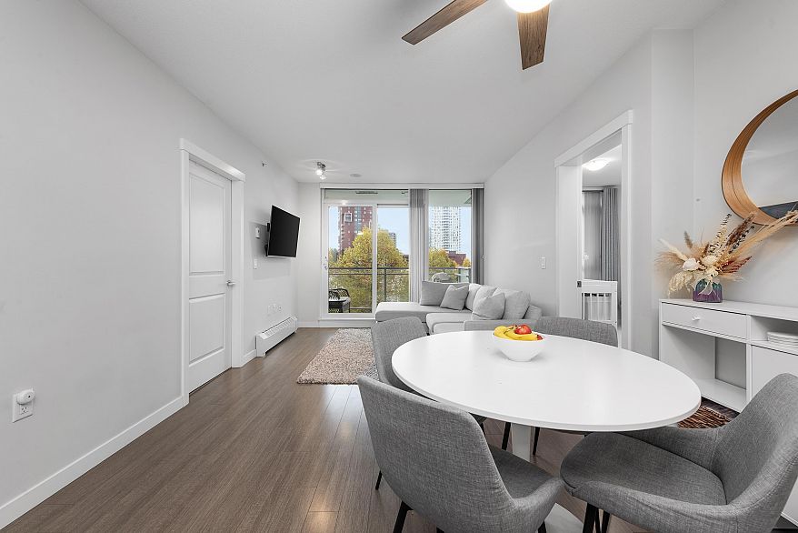 511 3281 E Kent Avenue North Avenue