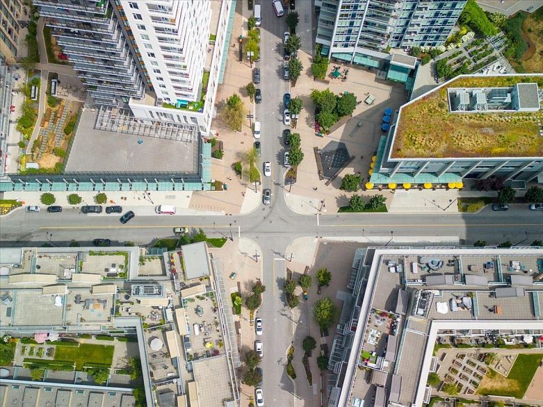 202 3538 Sawmill Crescent