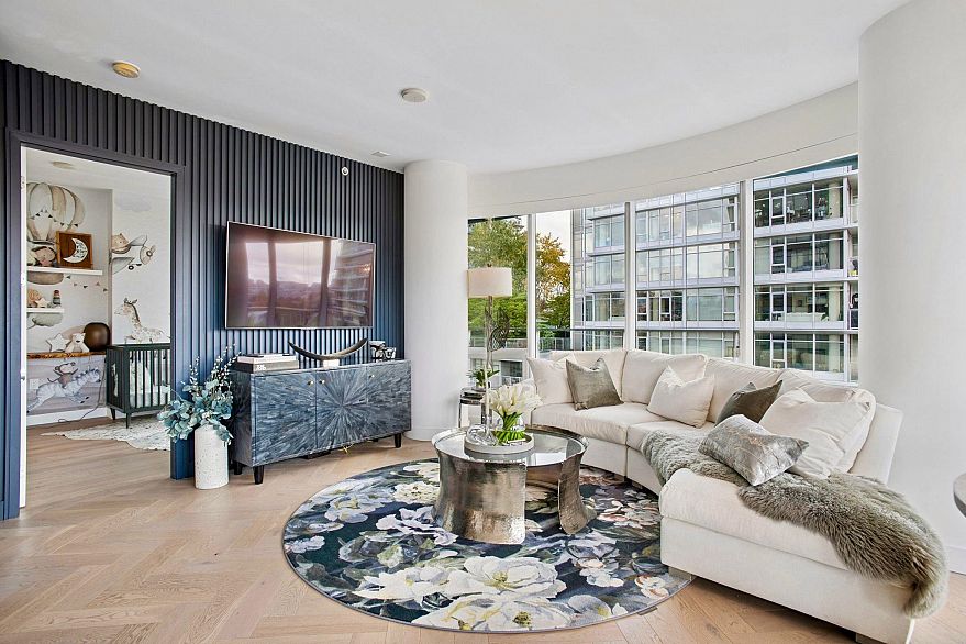 705 181 W 1st Avenue