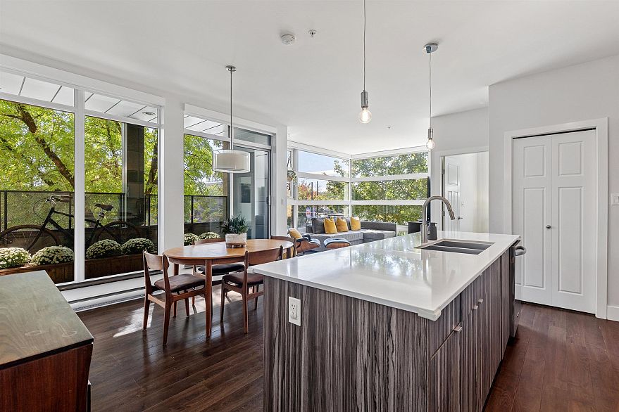 214 2250 Commercial Drive