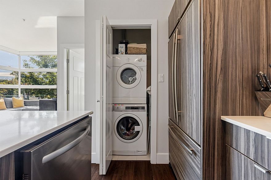 214 2250 Commercial Drive