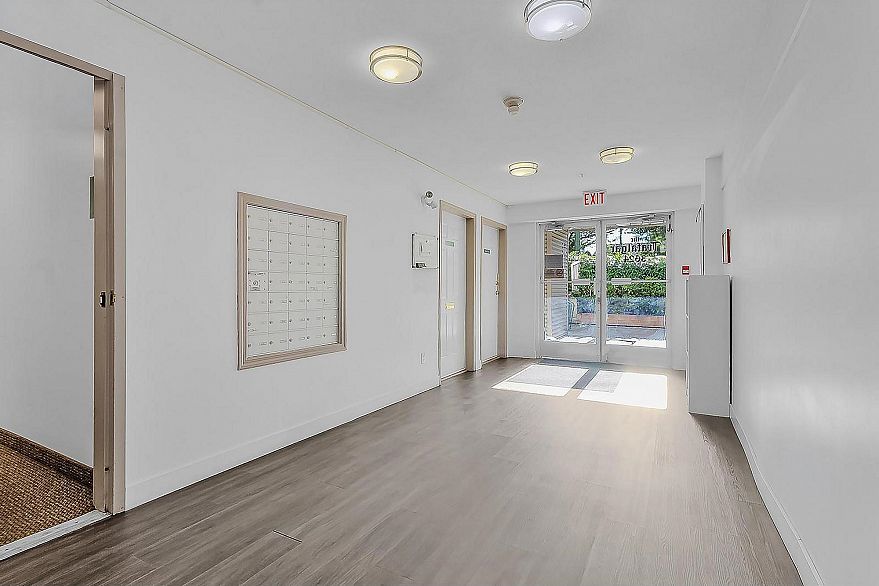 211 3624 Fraser Street