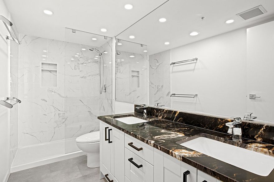 1601 1228 Marinaside Crescent