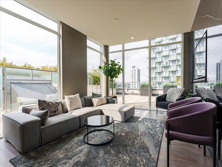 202 3538 Sawmill Crescent