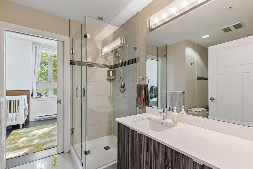 214 2250 Commercial Drive