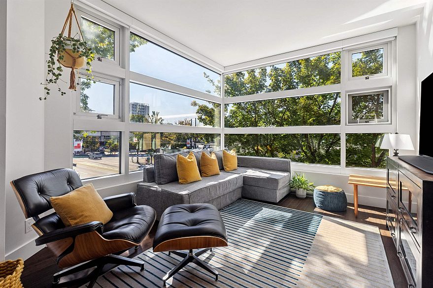 214 2250 Commercial Drive