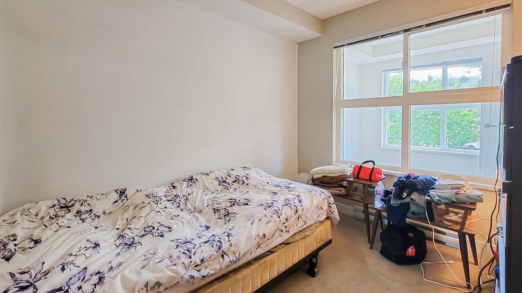 212 7088 Mont Royal Square