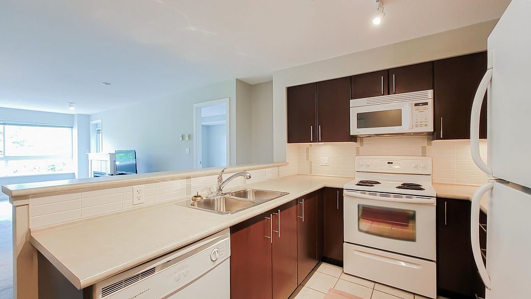 212 7088 Mont Royal Square