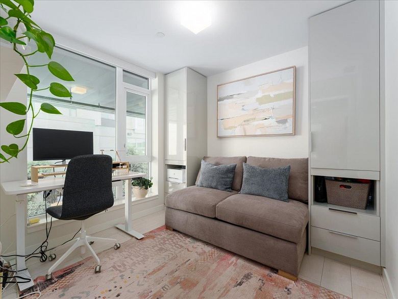 202 3538 Sawmill Crescent