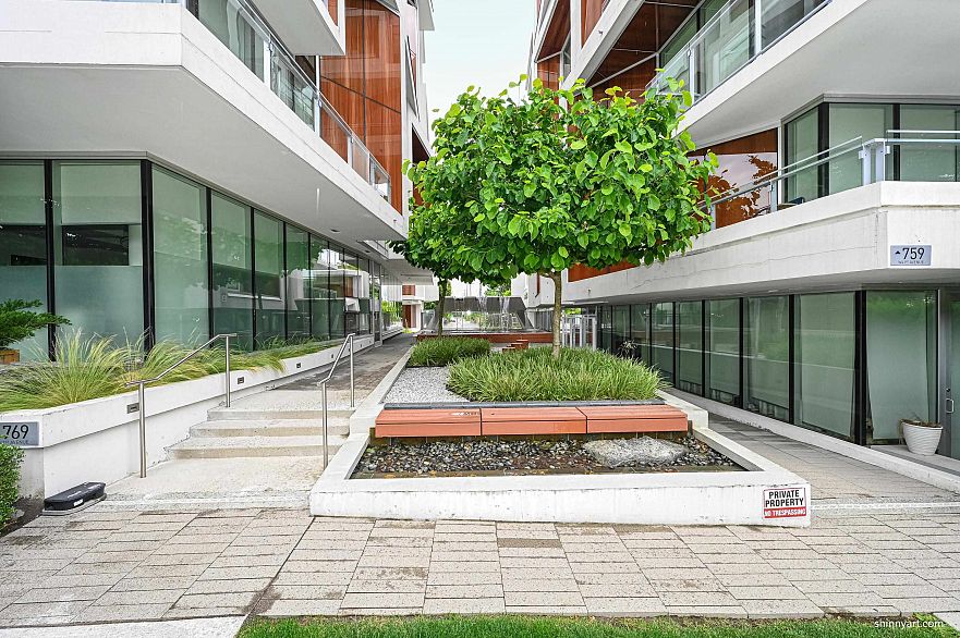 601 5699 Baillie Street