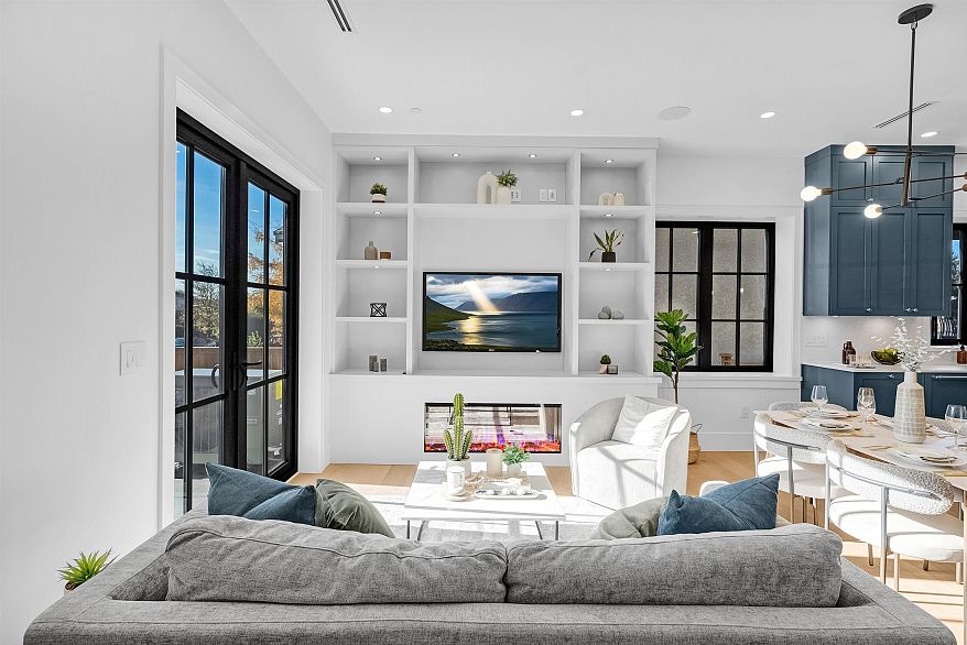 1 2565 Dundas Street