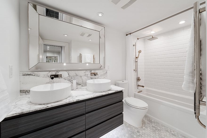 301 1234 Pendrell Street