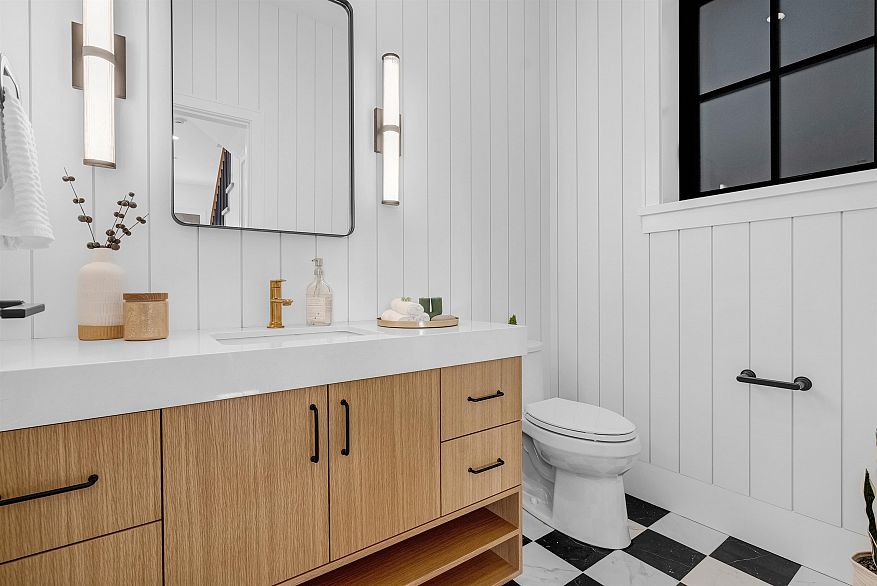 1 2565 Dundas Street