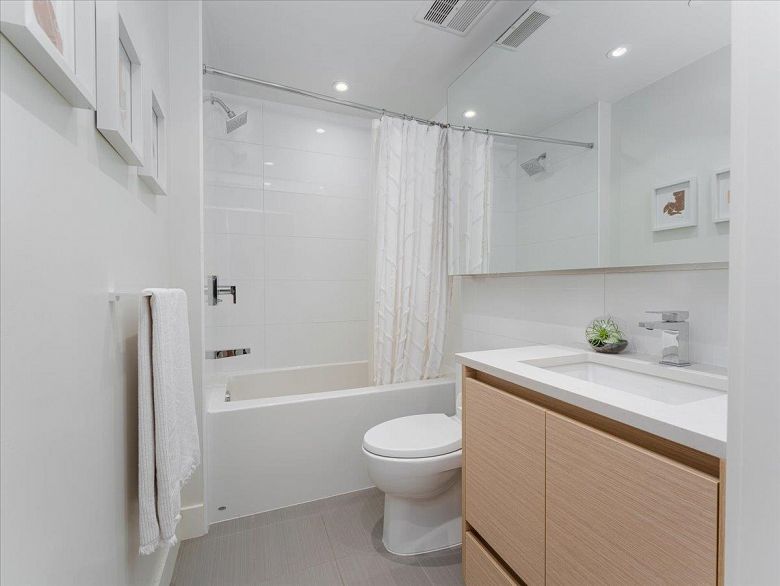 202 3538 Sawmill Crescent