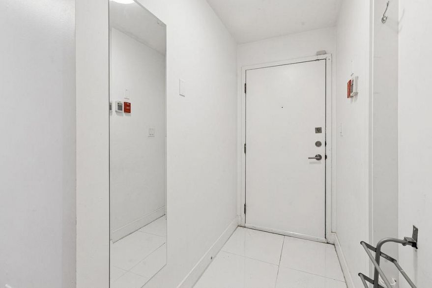 1A 1048 E 7th Avenue