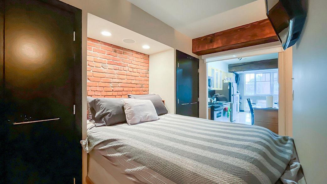 306 1072 Hamilton Street