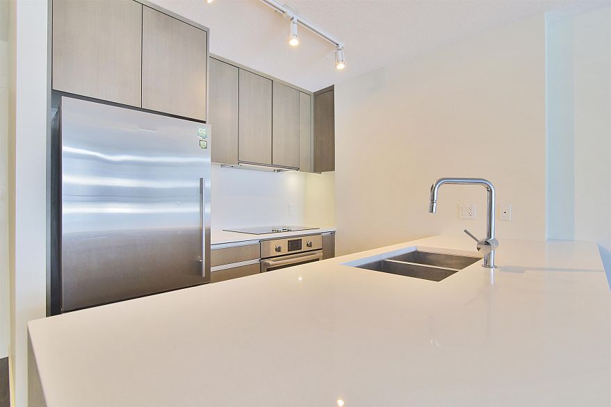 704 1009 HARWOOD STREET, Vancouver BC V6Z 1Z7