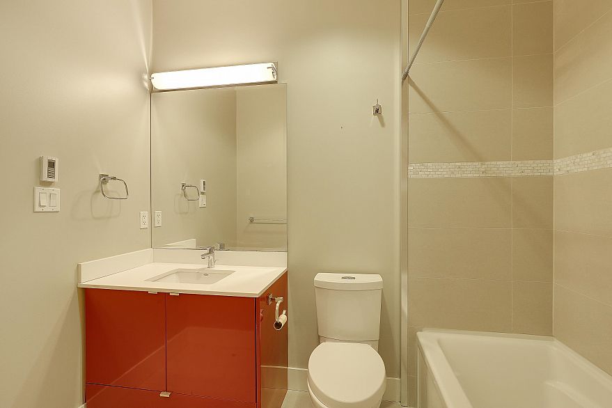 211 2250 Commercial Drive