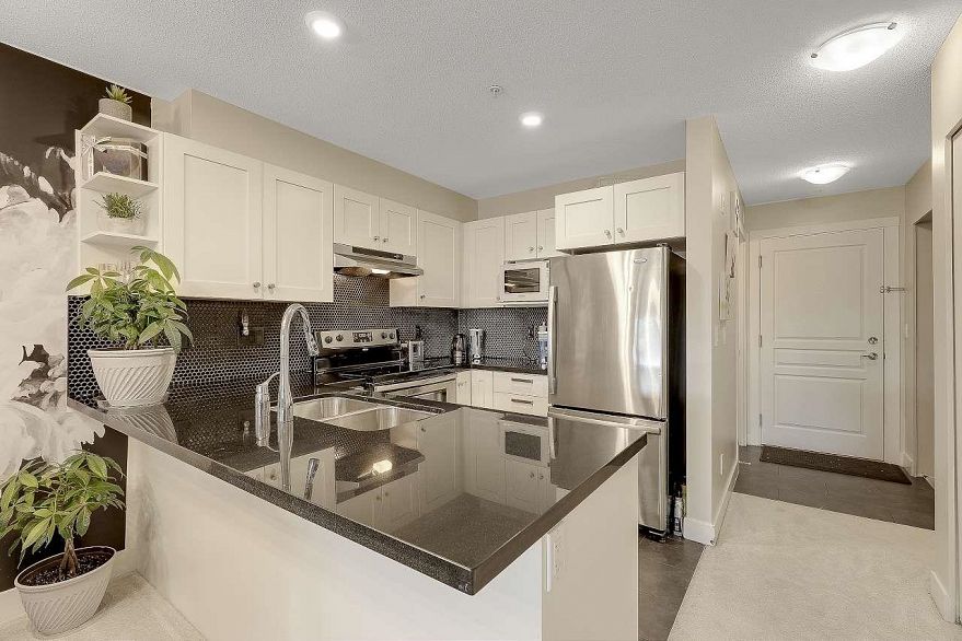 320 4550 Fraser Street