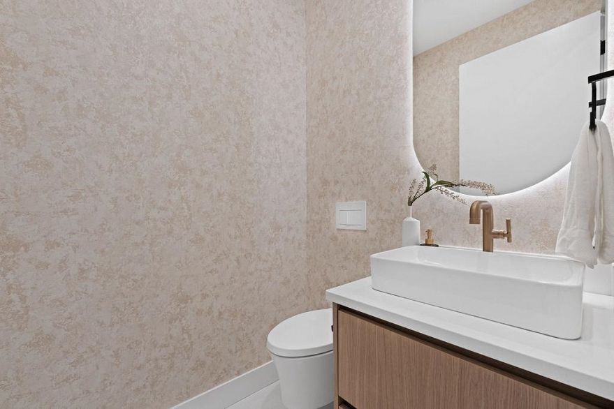 1 3880 W 23rd Avenue