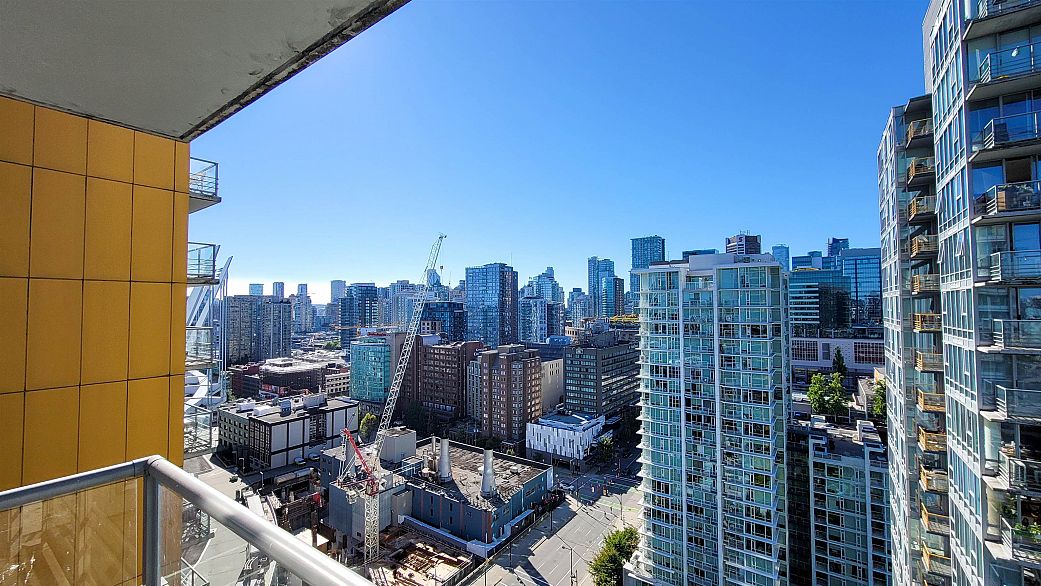 2506 111 W Georgia Street