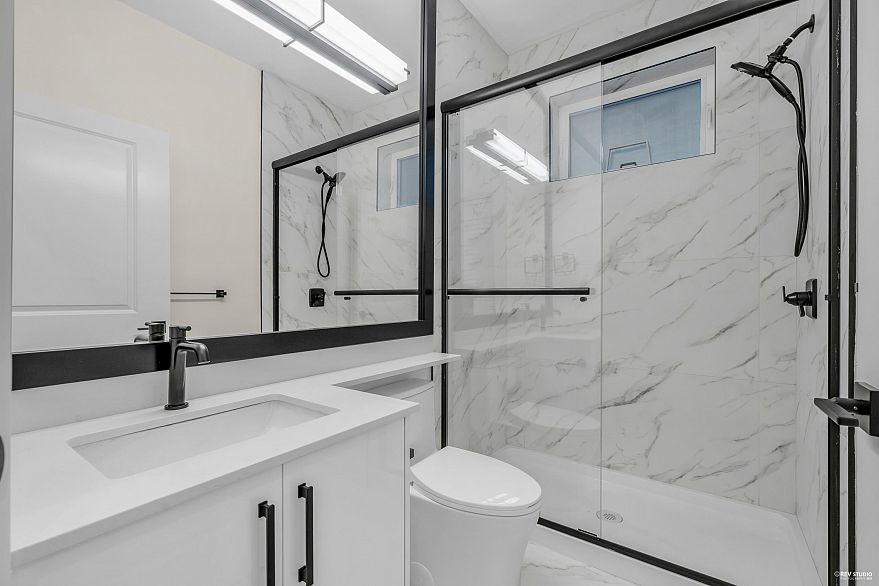 3 3090 Vanness Avenue