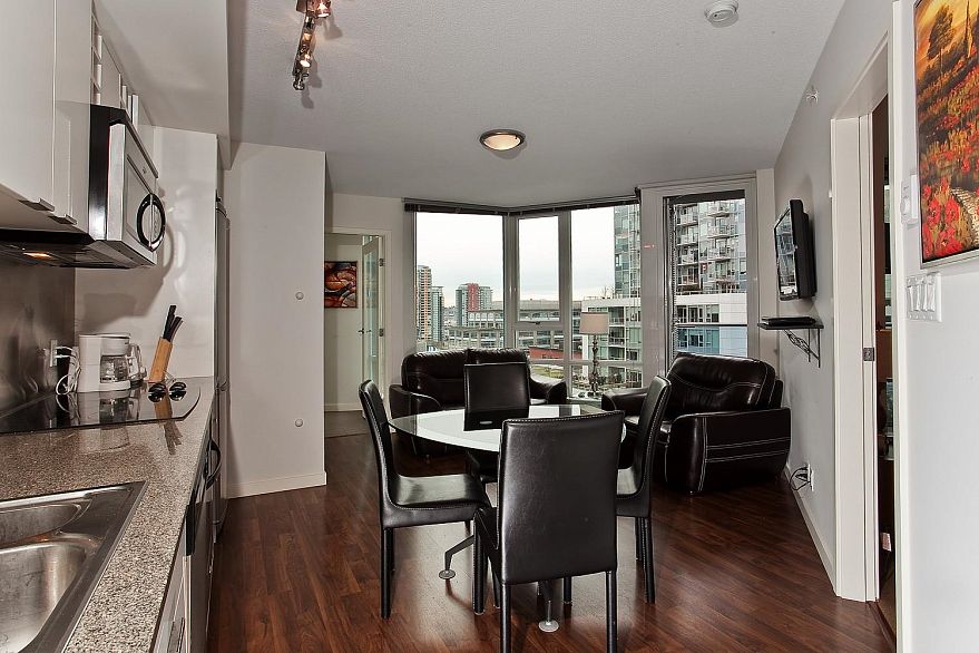 802 788 HAMILTON STREET, Vancouver BC V6B 0E9