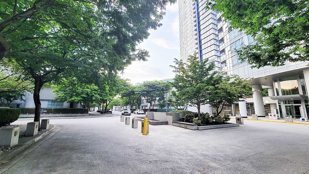 2506 111 W Georgia Street