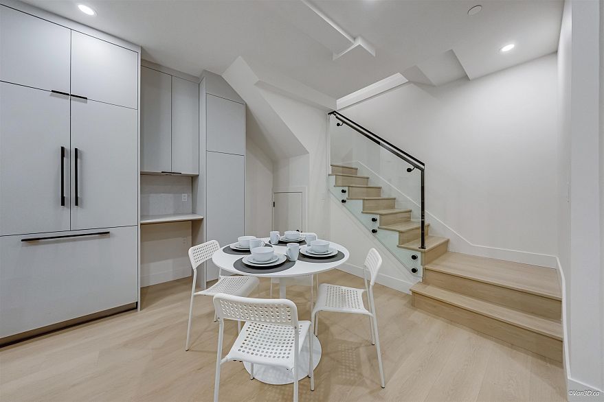 3 6730 Heather Street