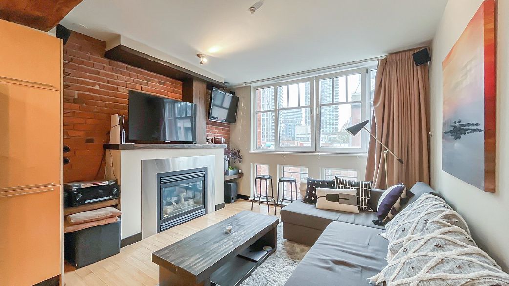 306 1072 Hamilton Street