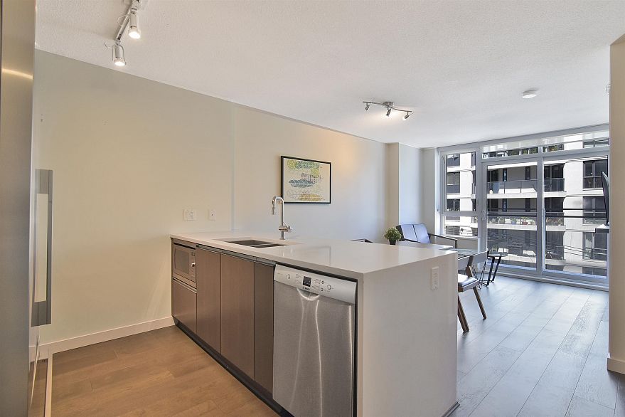 704 1009 HARWOOD STREET, Vancouver BC V6Z 1Z7