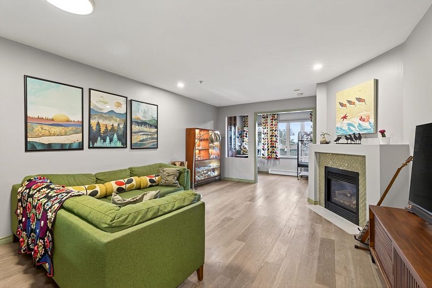 308 1688 E 4th Avenue