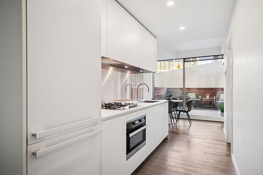 808 1480 Howe Street