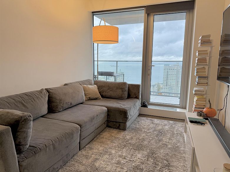 3605 1480 Howe Street