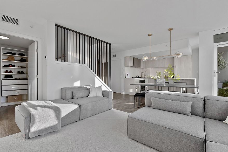 713 1887 Crowe Street