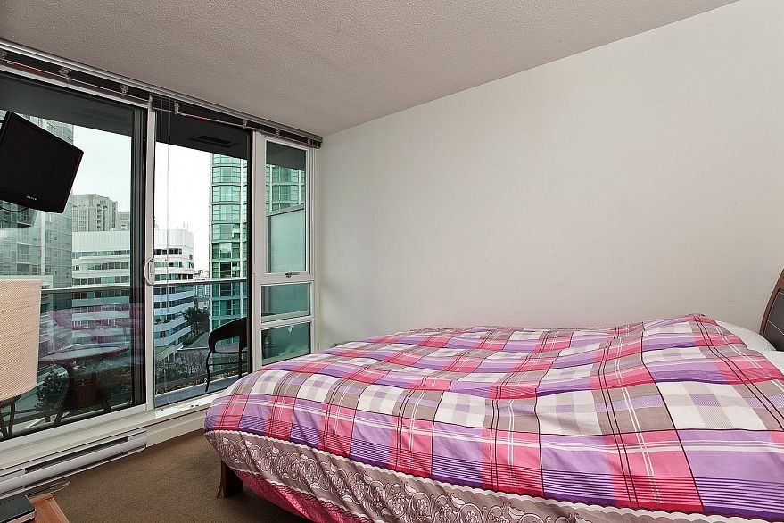 1706 788 HAMILTON STREET, Vancouver BC V6B 0E9