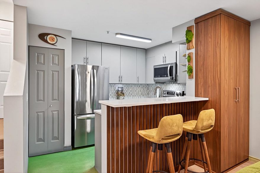 308 1688 E 4th Avenue