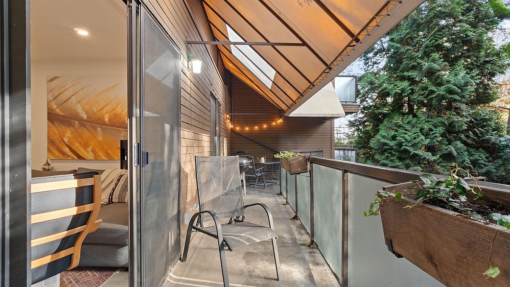 318 1345 W 15th Avenue