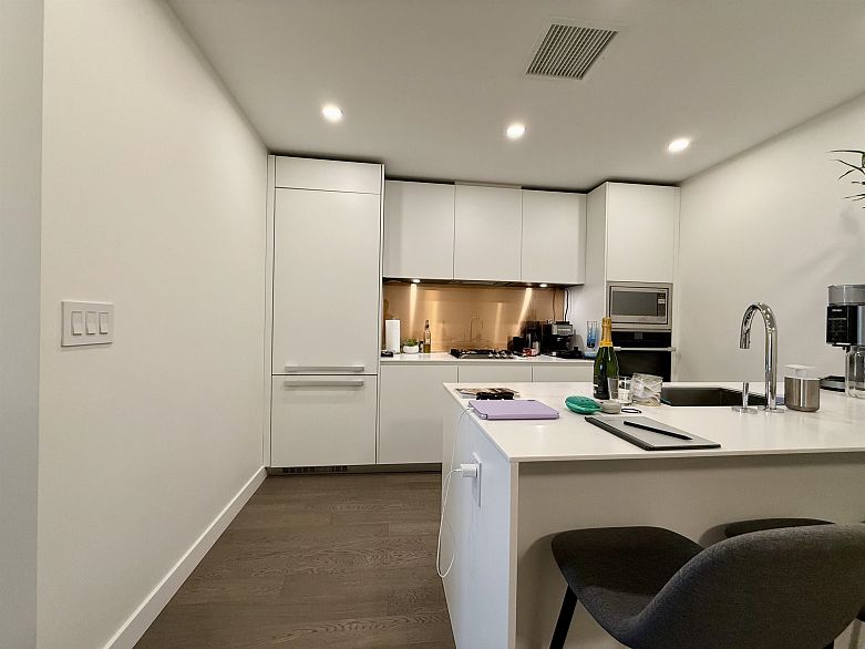 3605 1480 Howe Street