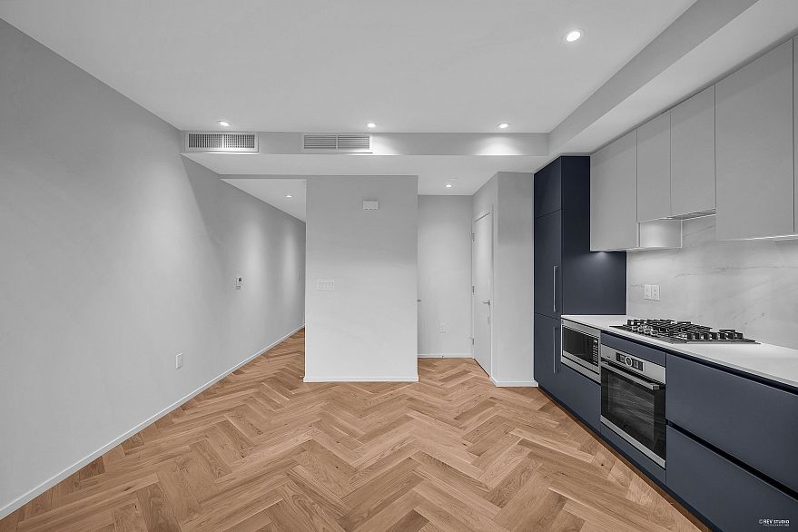 1xx 775 W 49TH AVENUE, Vancouver BC V5Z 2S6