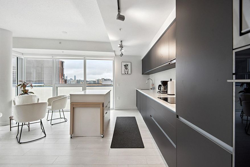 602 180 E 2nd Avenue