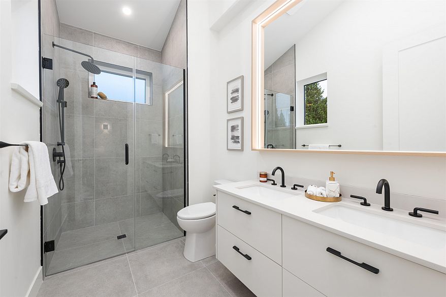 1 65 E King Edward Avenue