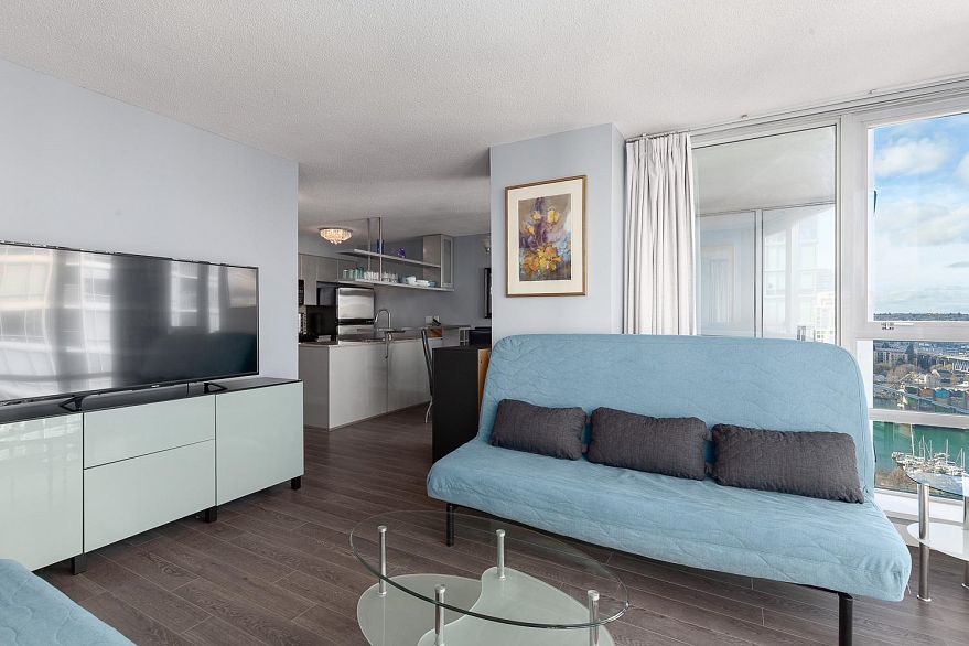 2706 1438 Richards Street