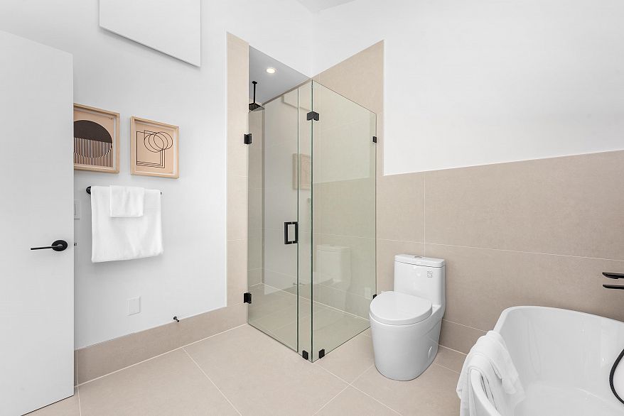 2 2626 W 41st Avenue